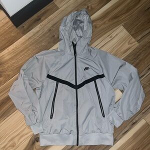 NWOT Nike Men's Windrunner Jacket DA7354 Small